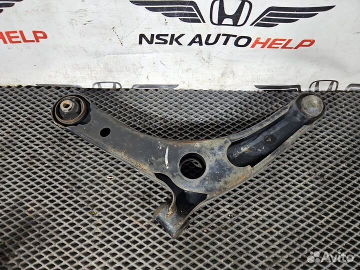 Рычаг правый Mitsubishi Outlander CW6W 6B31 2008