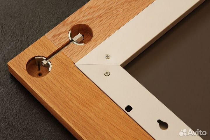 Зеркало в комбинированной раме