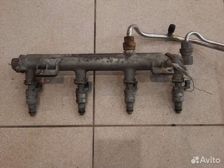 Топливная рампа с форсунками opel Z22SE