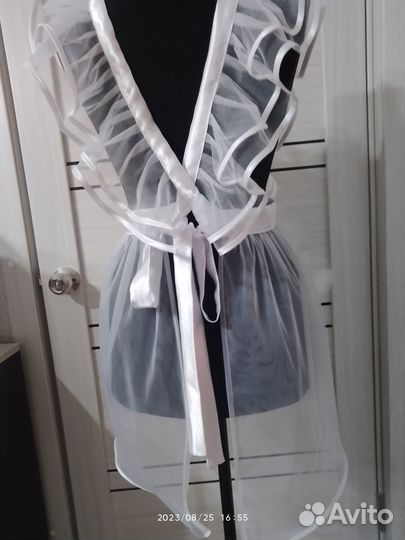 Белый школьный фартук