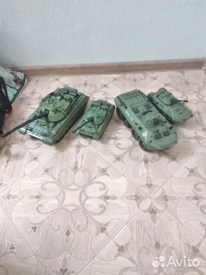 Игрушечные танки