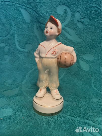 Фарфоровые статуэтки