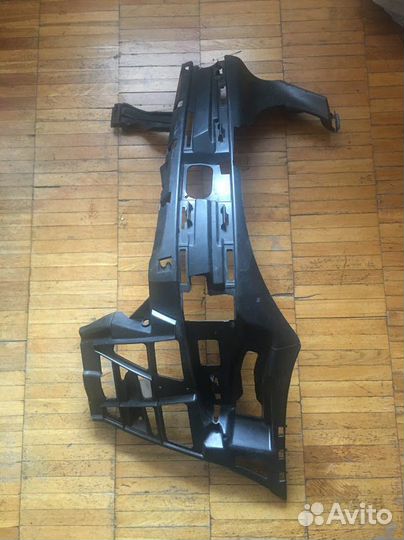 Передний левый кронштейн бампера, mercedes w211