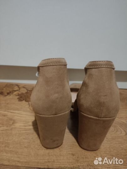 Босоножки женские 38 размер