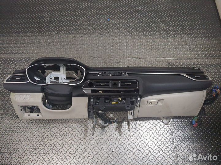 Панель передняя салона Genesis G70, 2020