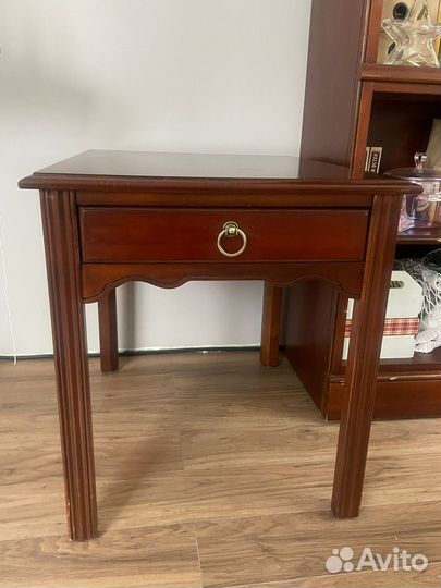 Тумбочка прикроватная Drexel из цельного массива