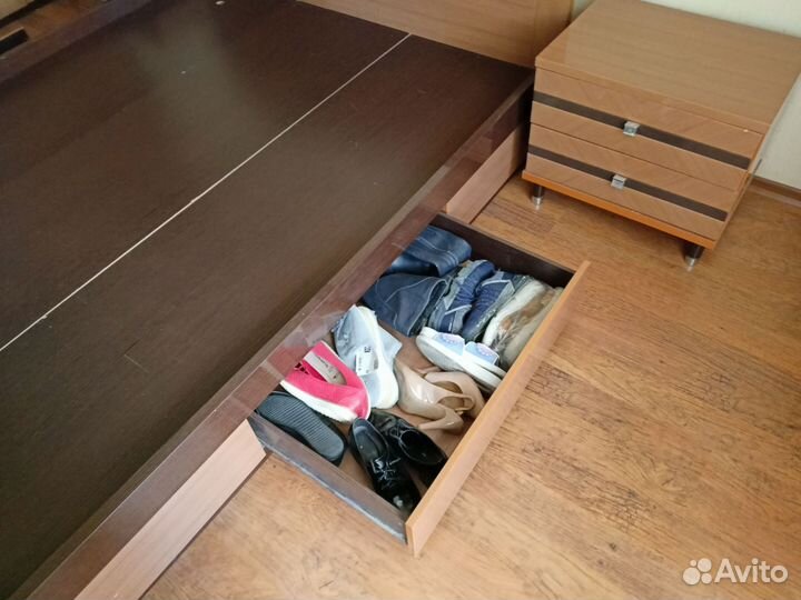 Продам комплект в вашу спальню