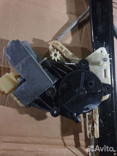 Мотор привода стеклоподъемника Discovery 5