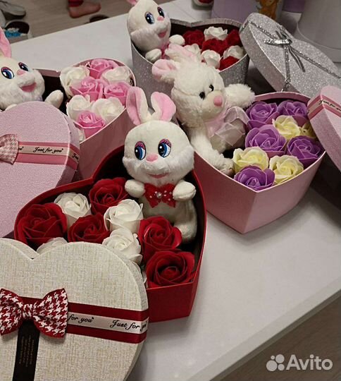 Букеты, подарки, наборы с мягкими игрушками
