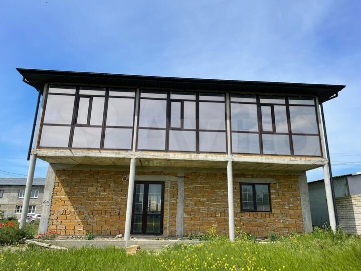 Дом 212 м² на участке 8 сот.