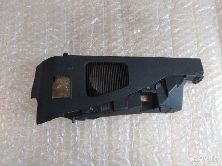 Опора задней полки левая Skoda Octavia 2001 - 2011