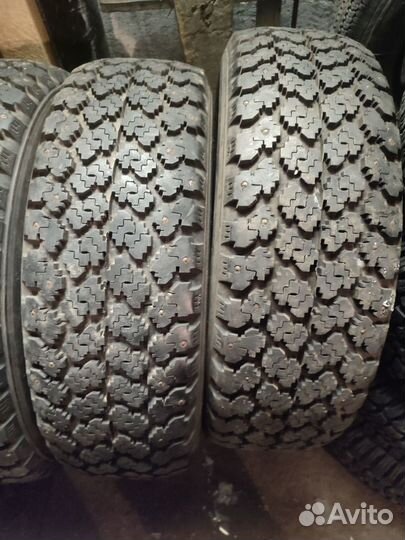 Зимние шины 215/65R16