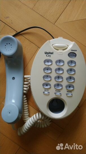 Телефон домашний, кнопочный, в идеальном состоянии