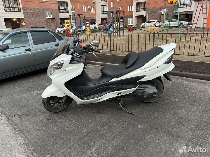 Suzuki SkyWave 250 Максискутер