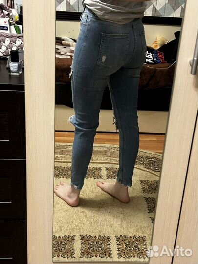 Джинсы узкие женские Bershka