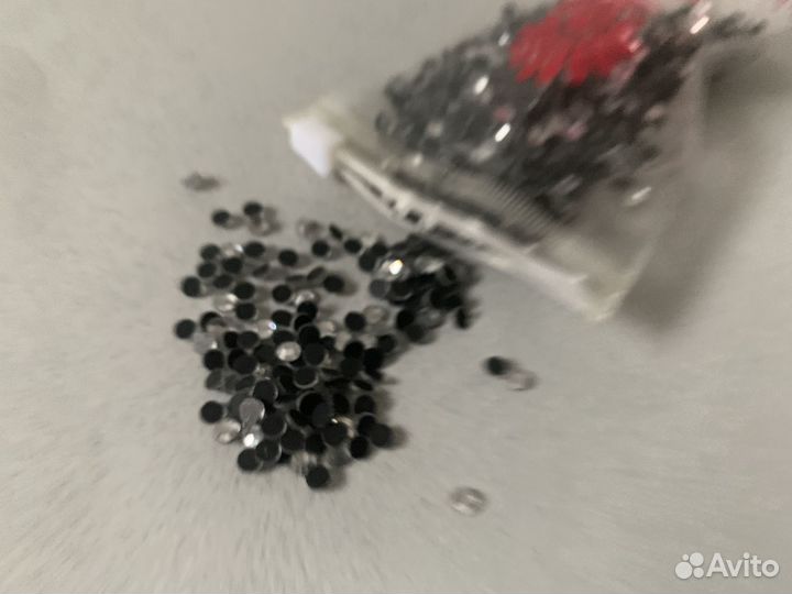 Стразы клеевые новое Стразы для рукоделия
