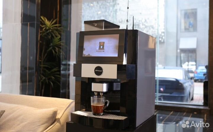 Профессиональная кофемашина для кофейни