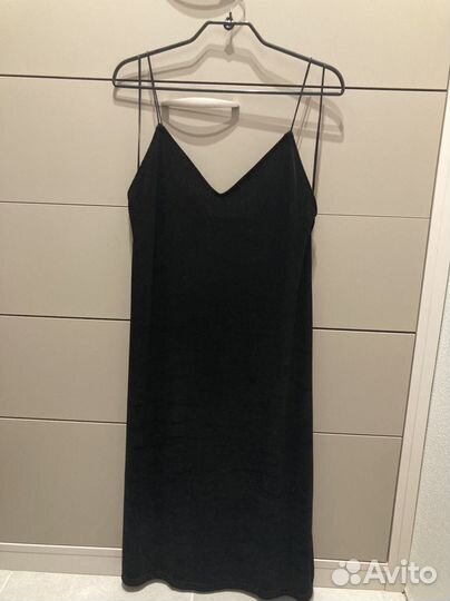 Черное бархатное платье Zara