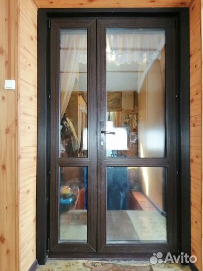 Дверь пластиковая входная