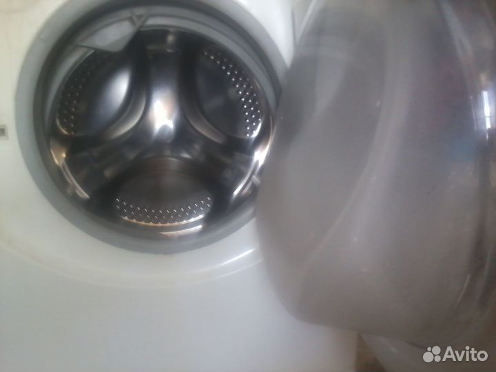 Продам стиральную машину Аристон