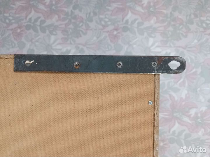 Полочка для книг навесная на стену