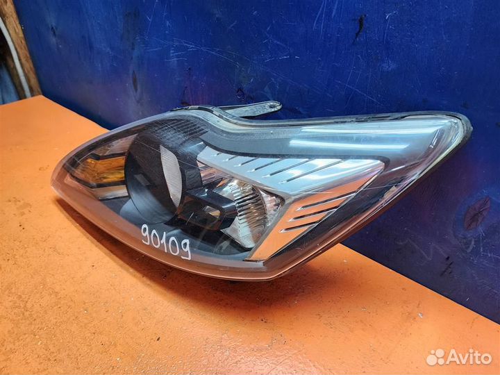 Фара левая Ford Focus 2 2008-2011 8M5113101DF