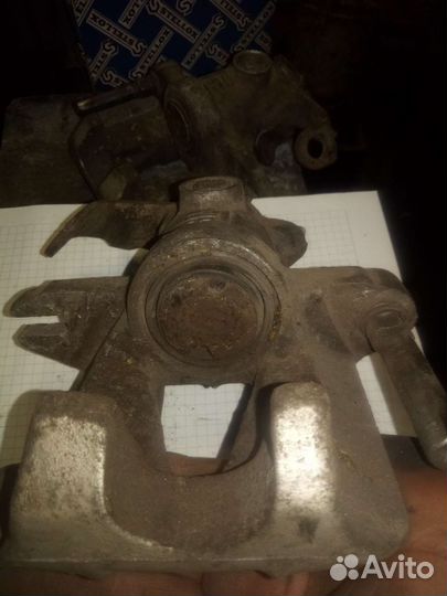 Задние суппорта Opel Zafra Astra GM 796877