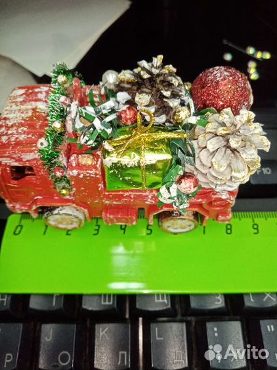 Грузовичок с подарками