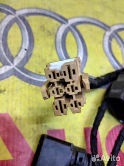 Жгут проводки печки Audi A6 универсал 2.8 CCE 2009