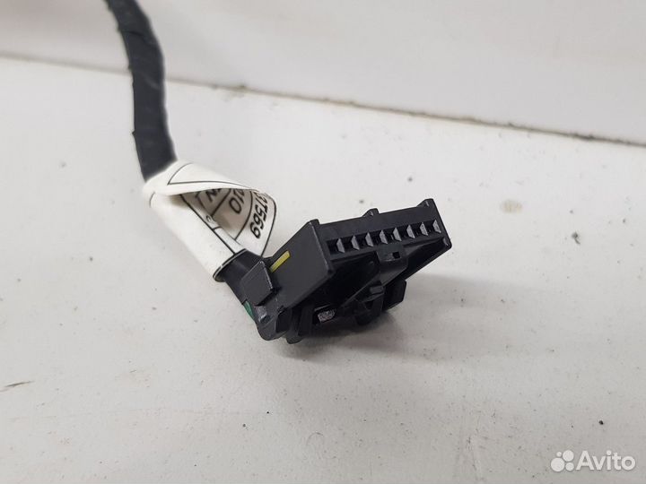 Электропроводка кнопок руля (Kia Quoris)