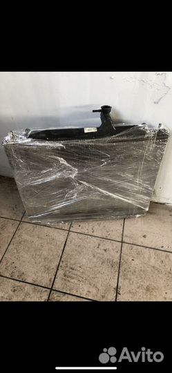 Радиатор основной Nissan serena c25