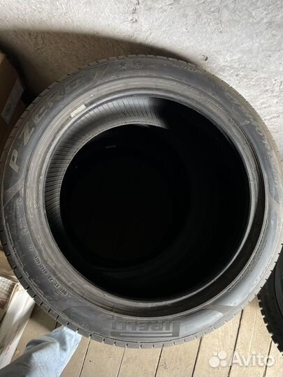 Pirelli P Zero 275/35 R19 и 275/40 R19