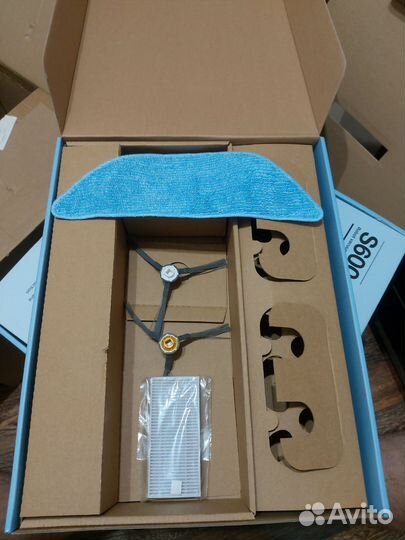 Робот пылесос со станцией самоочистки, моющий