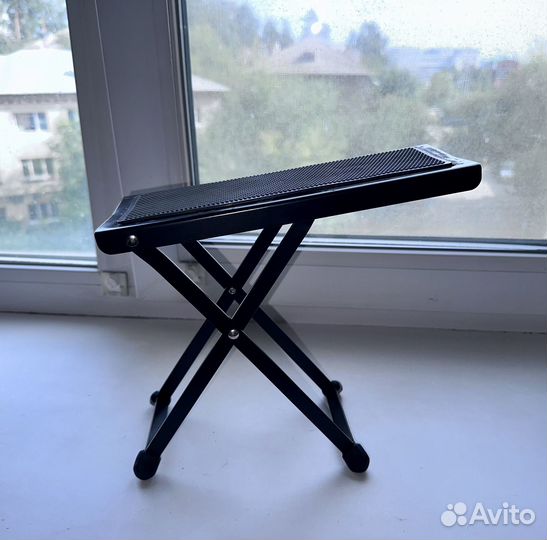 Подставка под ногу гитариста