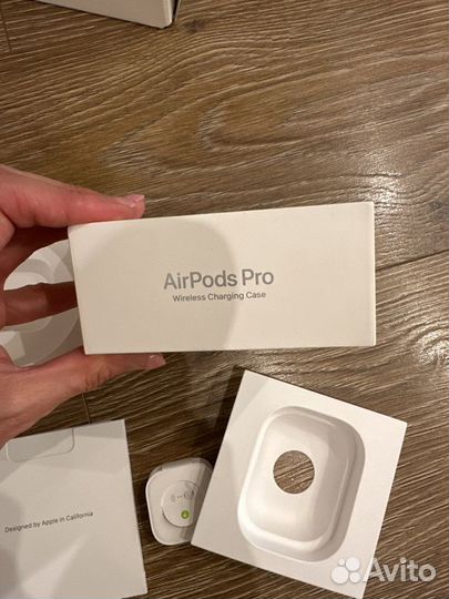 Коробка от airpods pro 2 оригинал из М-Видео