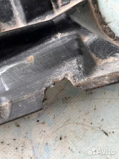 Пыльник крыла 8N0821111A