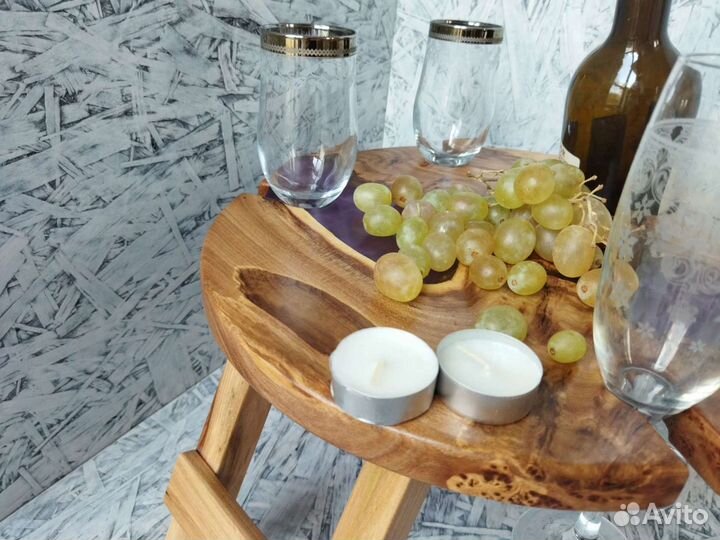 Винный столик с эпоксидной смолой