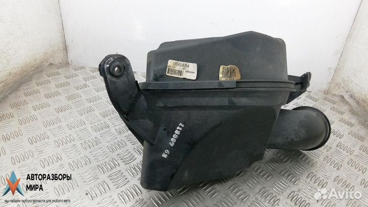 Корпус воздушного фильтра Cadillac STS рест. 2008