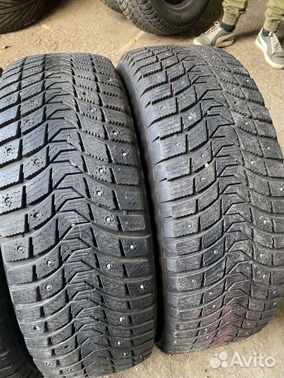 Michelin X-Ice North 3 215/65 R16