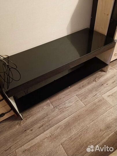 Стол под телевизор