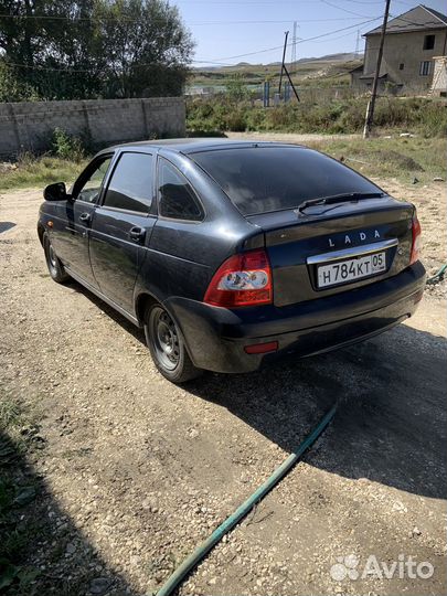 Капот на priora