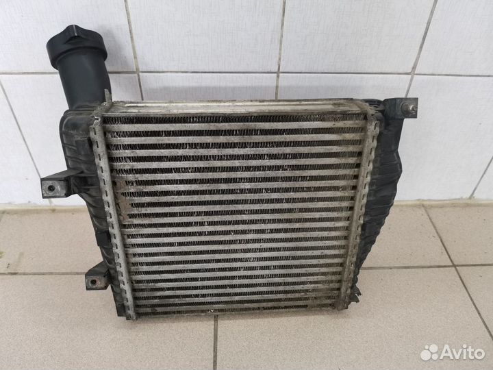 Правый интеркулер Audi Q7 4L,Touareg 7L0145804A