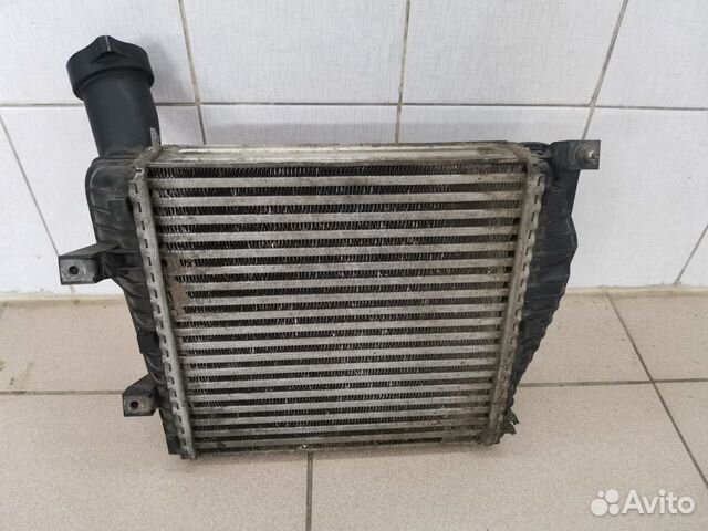 Правый интеркулер Audi Q7 4L,Touareg 7L0145804A