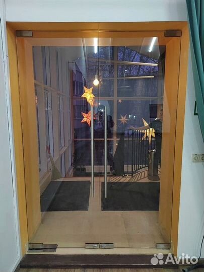 Дверь стеклянная межкомнатная