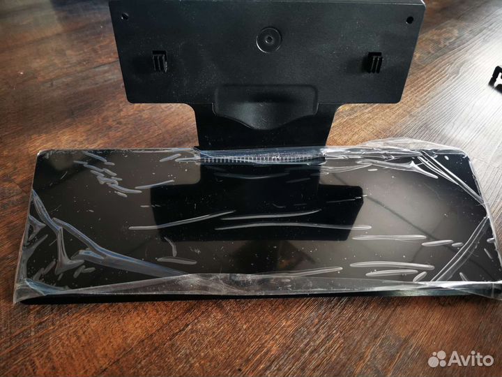 Кронштейн и подставка для телевизора