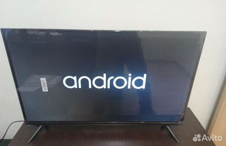 Телевизор smart TV 32диагональ. новый