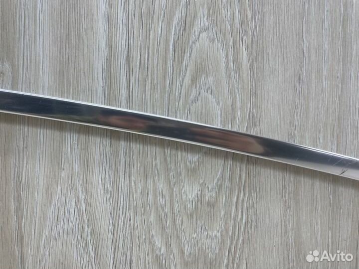 Молдинг стекла двери передний правый Mercedes-Benz