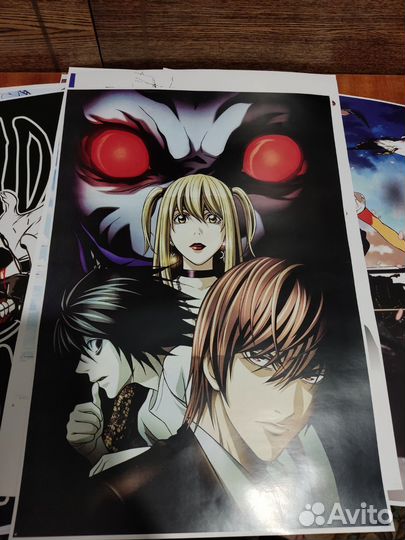 Плакаты аниме и K-POP в ассортименте