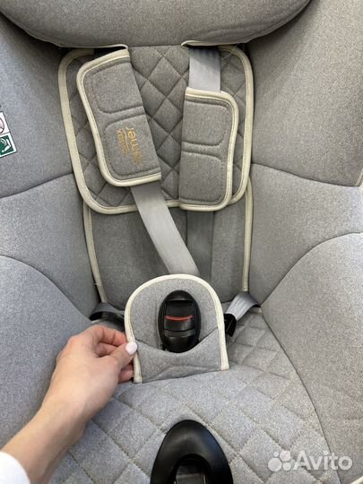 Britax romer dualfix m i size