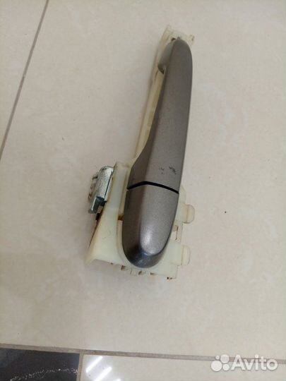 Ручка двери передняя правая внешняя Kia Magentis 2